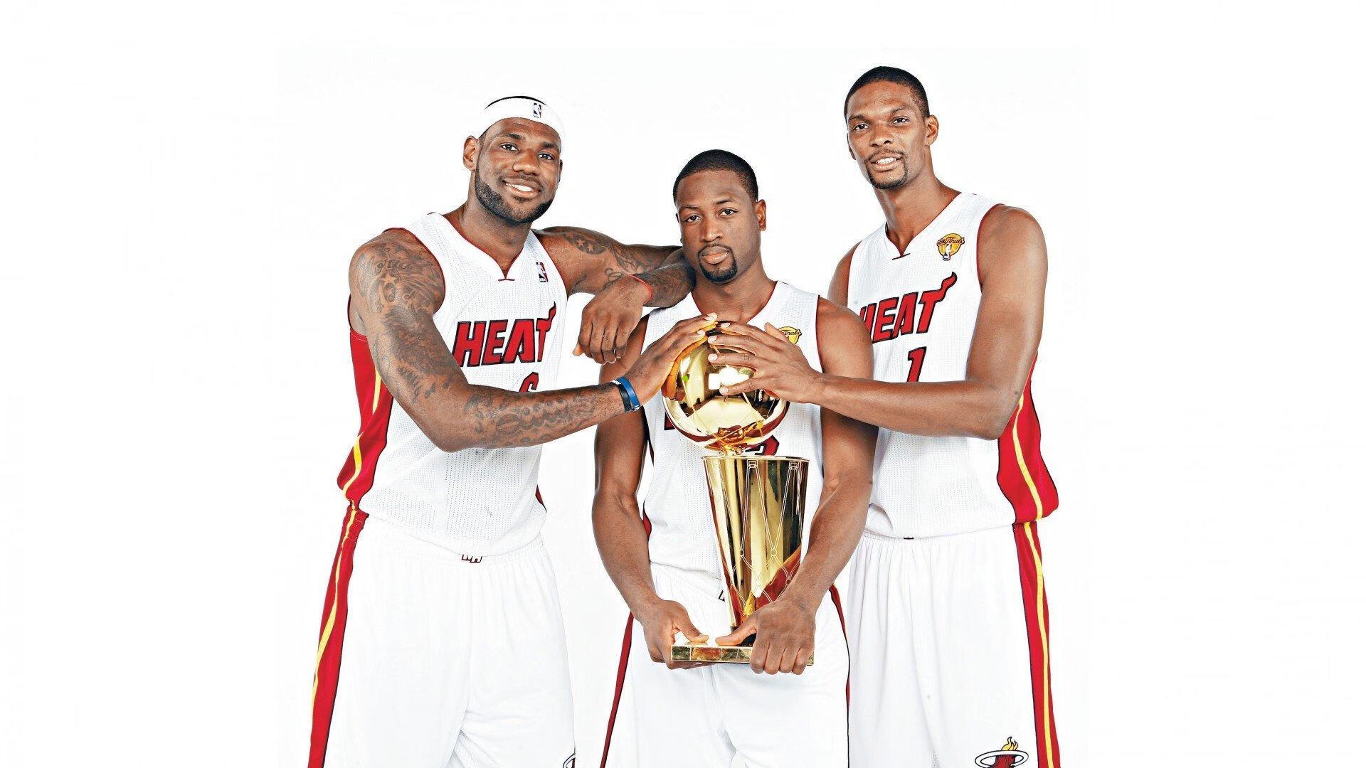 拜仁主席海纳确认，于帕梅卡诺续约谈判进展顺利，俱乐部致力长期留用核心后卫