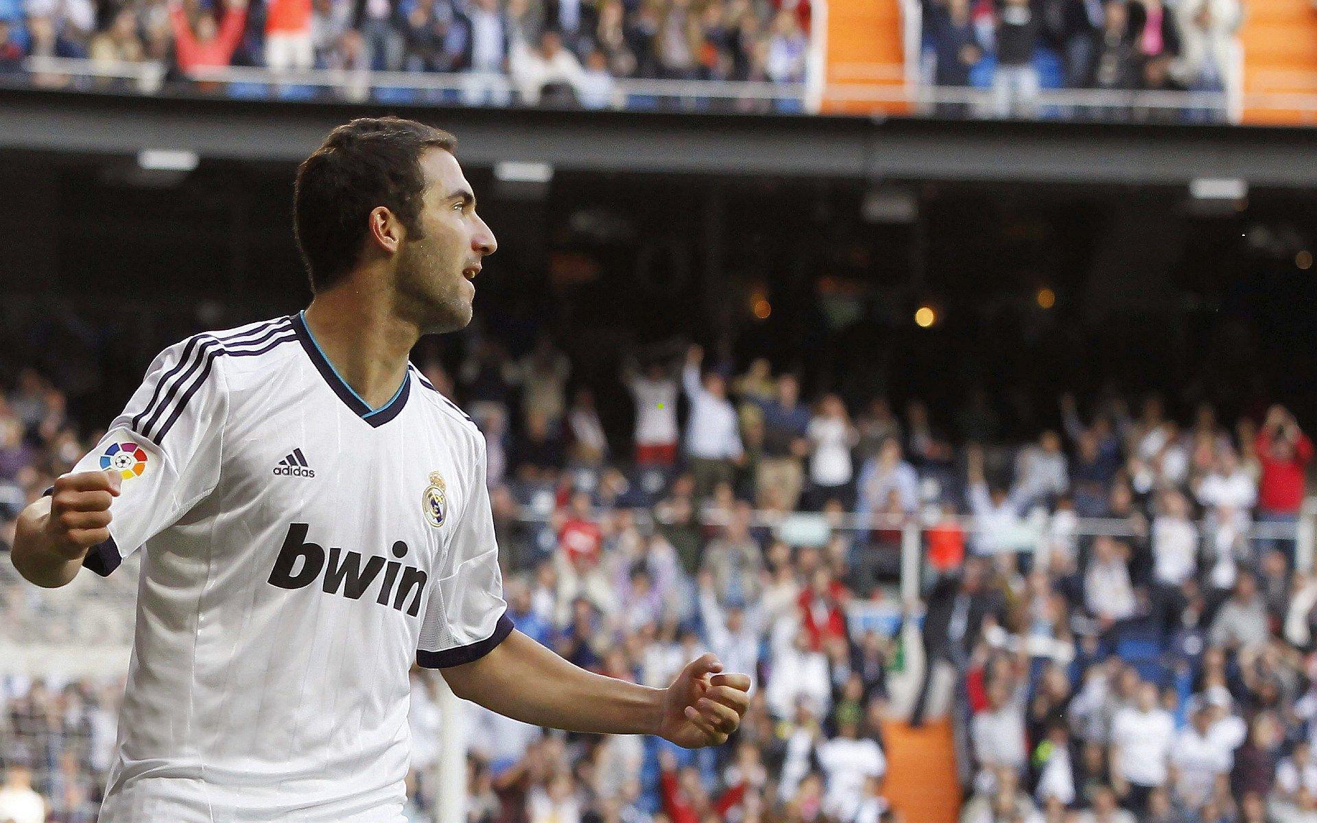 邮报独家,前利物浦铁卫阿格退役后转型企业家,跨界污水处理与纹身行业重塑人生