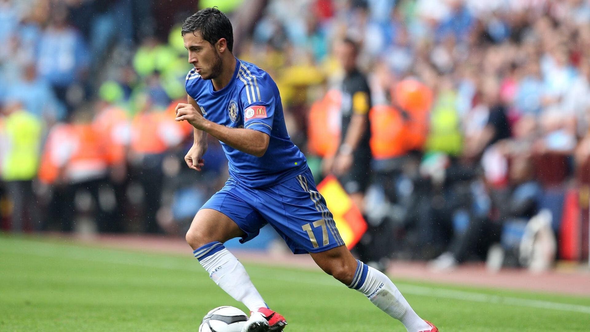 欧冠夜天神下凡!左右脚开弓上演双响 前曼联天才暴走夺MVP,赛季20场狂造17球