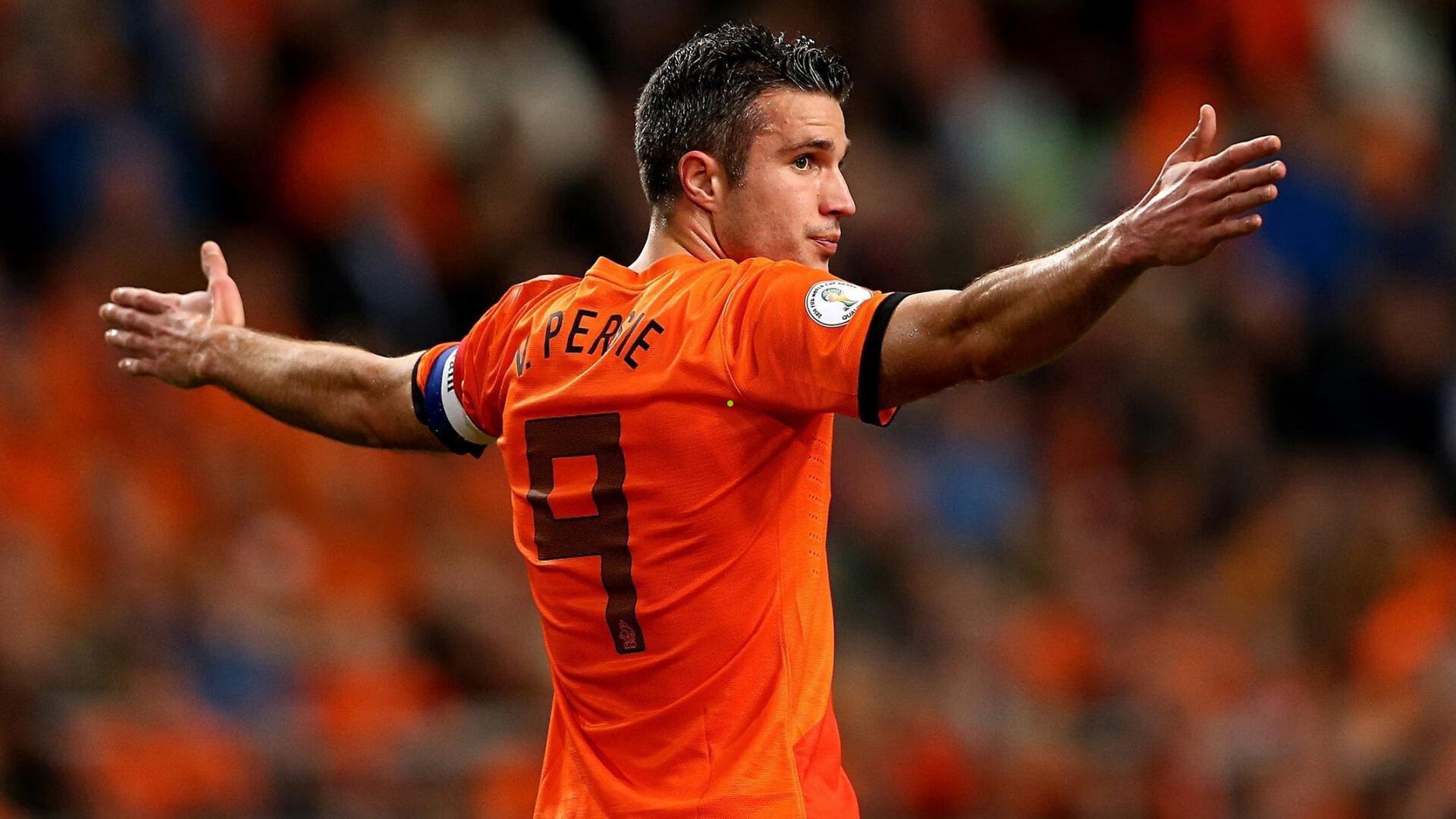 巴萨新蓝图,弗里克与高层一致,夏窗瞄准左脚中卫、边锋及中锋